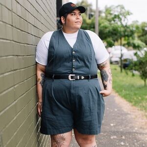 SUK Cropped Roper Suit size 28 (U.S. size 24)